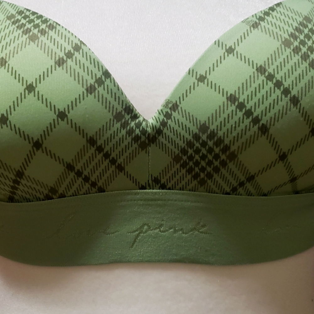 Victoria Secret Bra - Picture 2 of 4